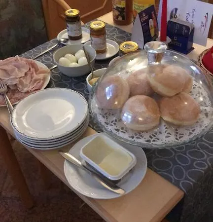 Al Tavoliere--mangiare, Bere E Comprare Italiano